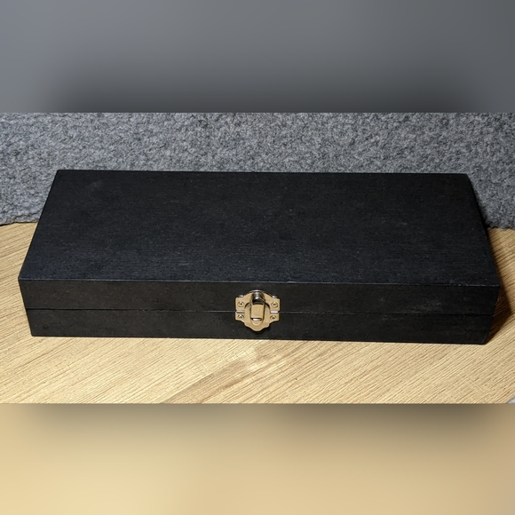 Invicta 12410 Ladies Wildflower Diamond Accented w/ 5 Changeable Leather Bands - Picture 2 of 8